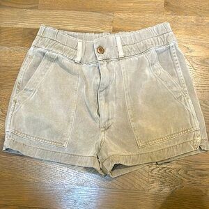 AMO, 26, drapery army short, sage